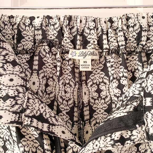 Lily White geometric patterned joggers - Picture 8 of 8